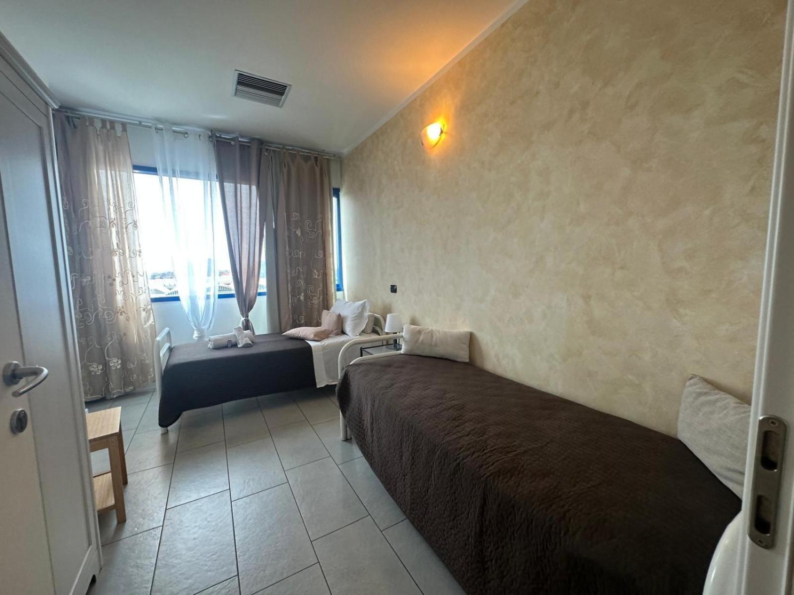 Main Street Verona Fiera Destiny Home 11 ภายนอก รูปภาพ