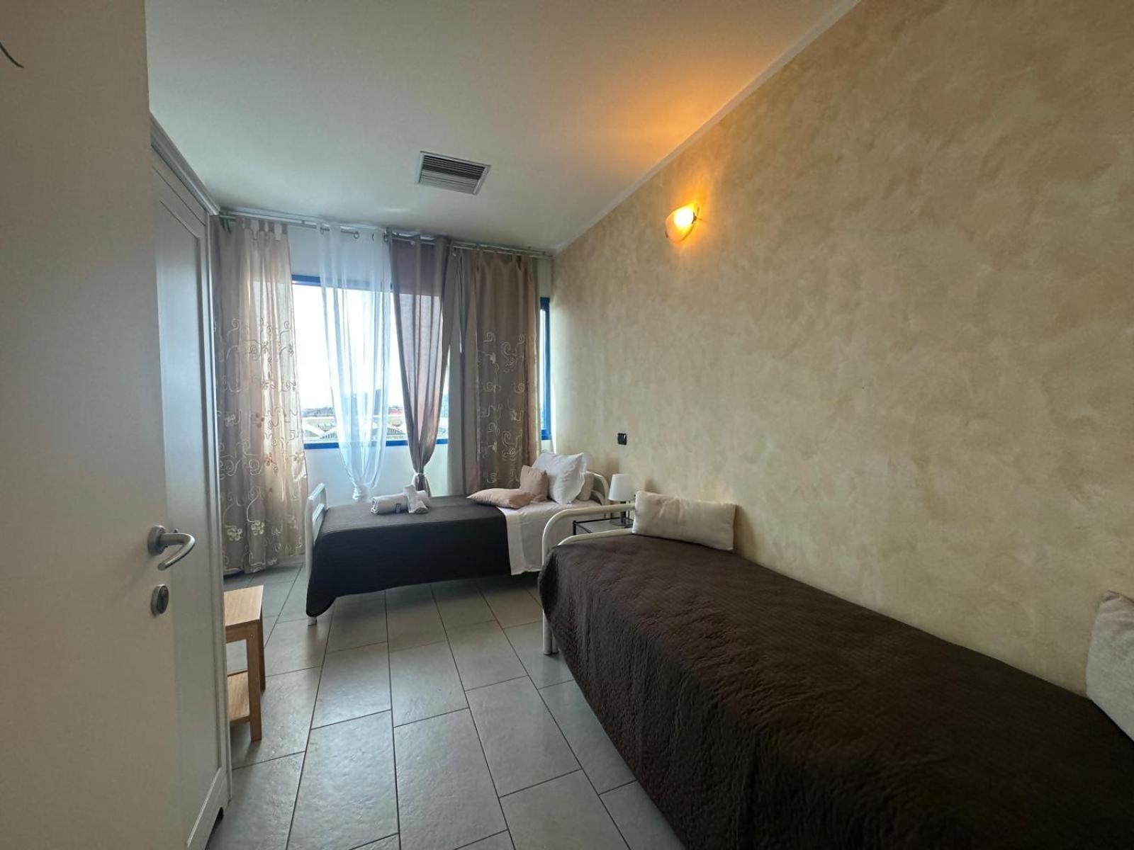 Main Street Verona Fiera Destiny Home 11 ภายนอก รูปภาพ